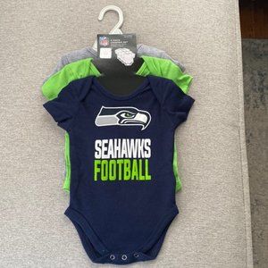 NWT Seattle Seahawks 3 piece creeper set, 3-6 months onesie onesies